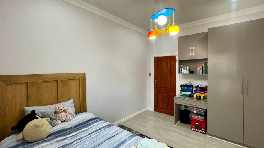 6 Bedroom Property for Sale in Wilkoppies North West